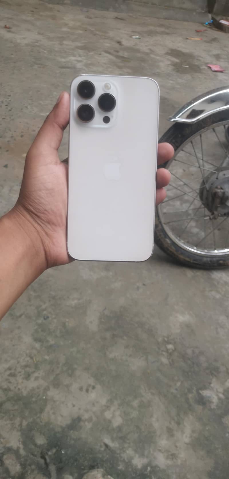 iphone 14pro max e sim time baki 4