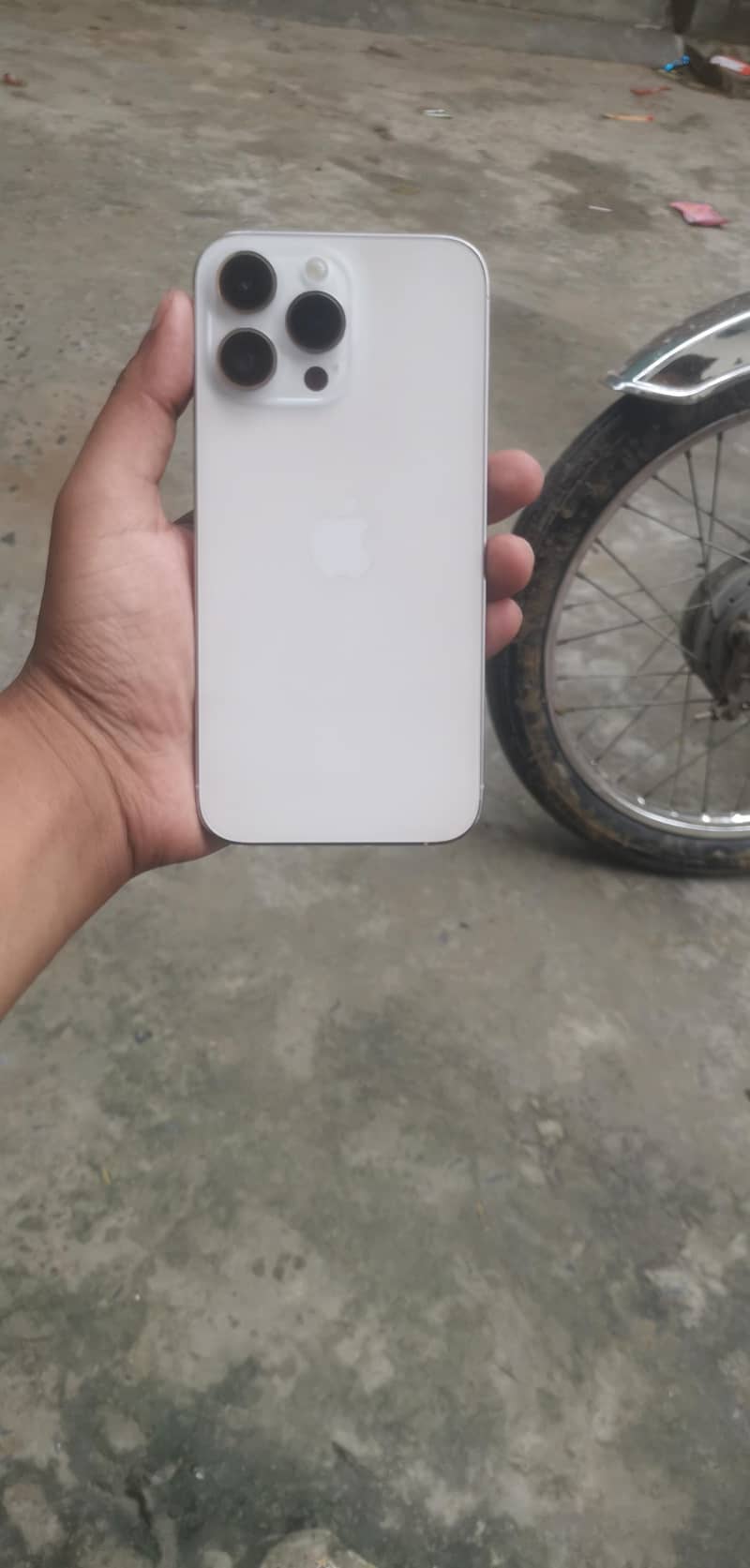 iphone 14pro max e sim time baki 5