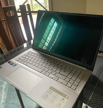 Asus Vivobook OLED RTX 3050 | Ryzen 7 6800H | 2.8k res | 16/512 DDR5