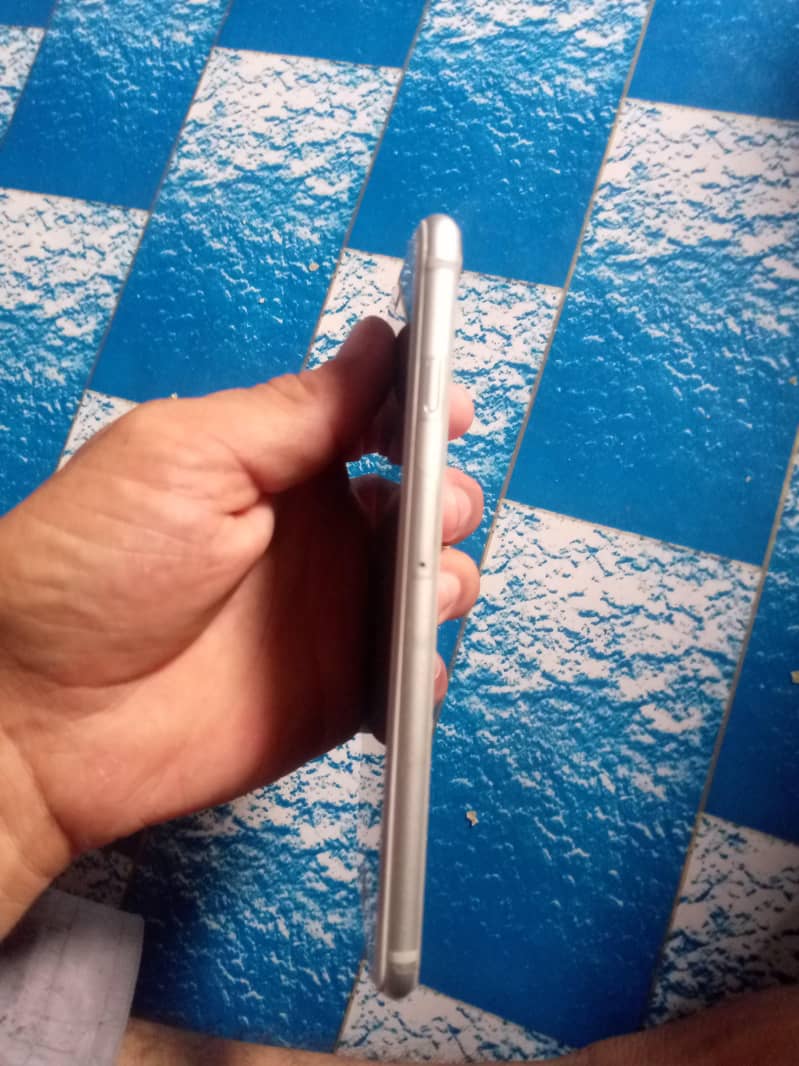 Apple iPhone 8 Plus 2