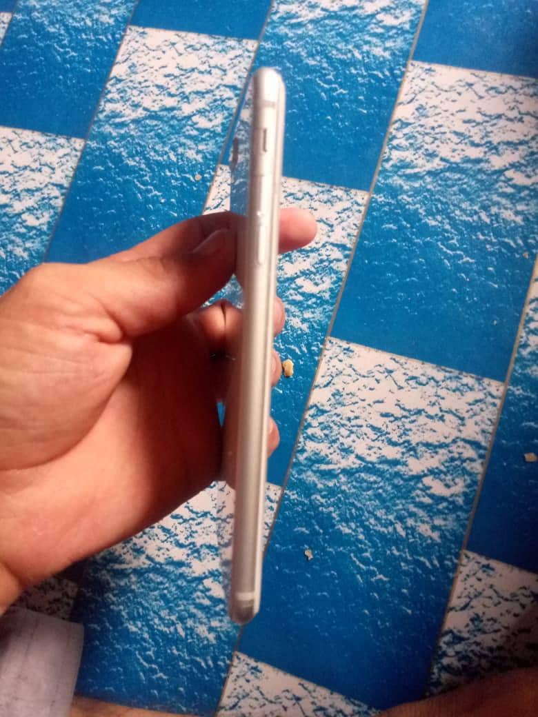 Apple iPhone 8 Plus 3