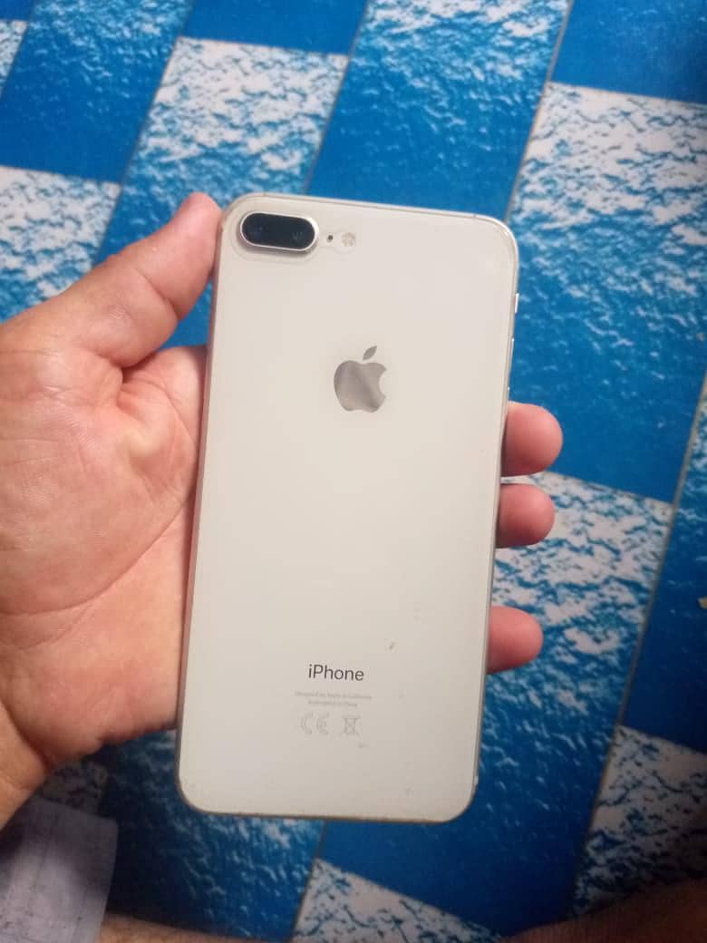Apple iPhone 8 Plus 5
