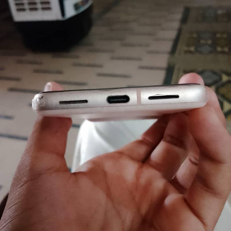 Google Pixel 8 2