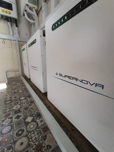 Supernova 51.2v 100ah IP65 by EPEVER