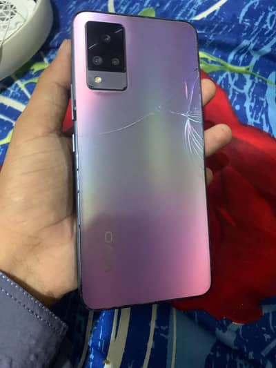 Vivo V21