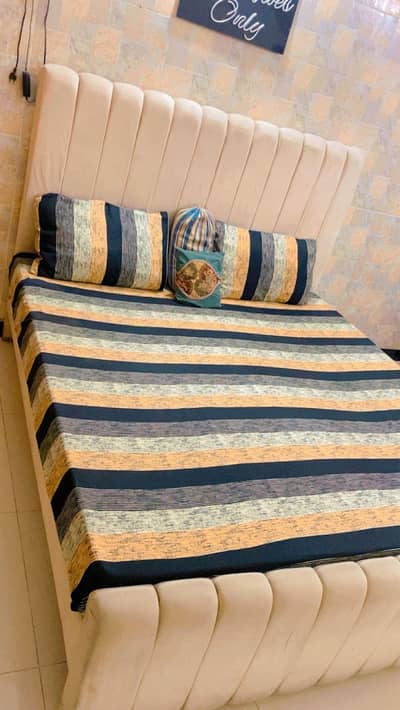 Bed in good condition