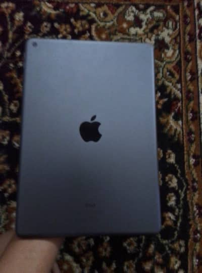 iPad 8 gen used + charger