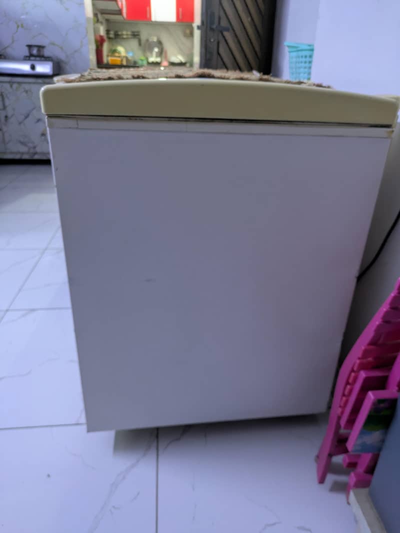 waves deep freezer 8