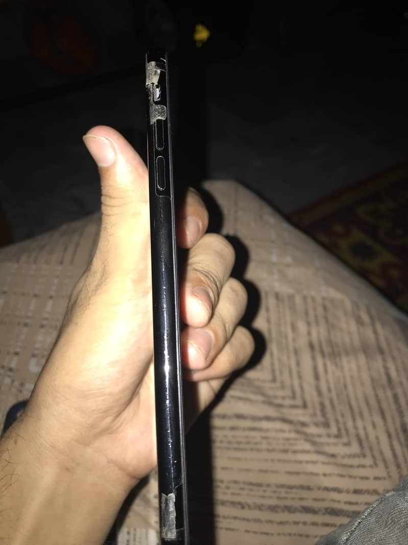 Apple iPhone 7 Plus 1