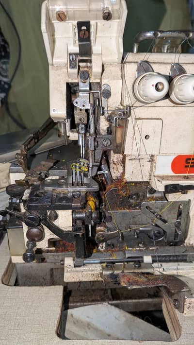 overlock + flatlock machine condition like good