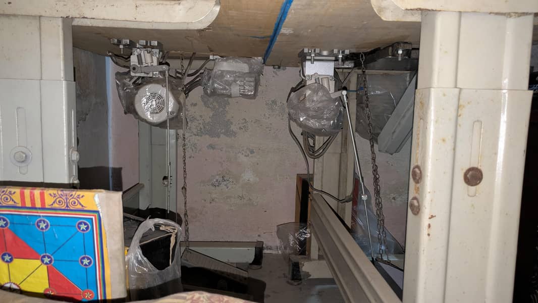 overlock + flatlock machine condition like good 6