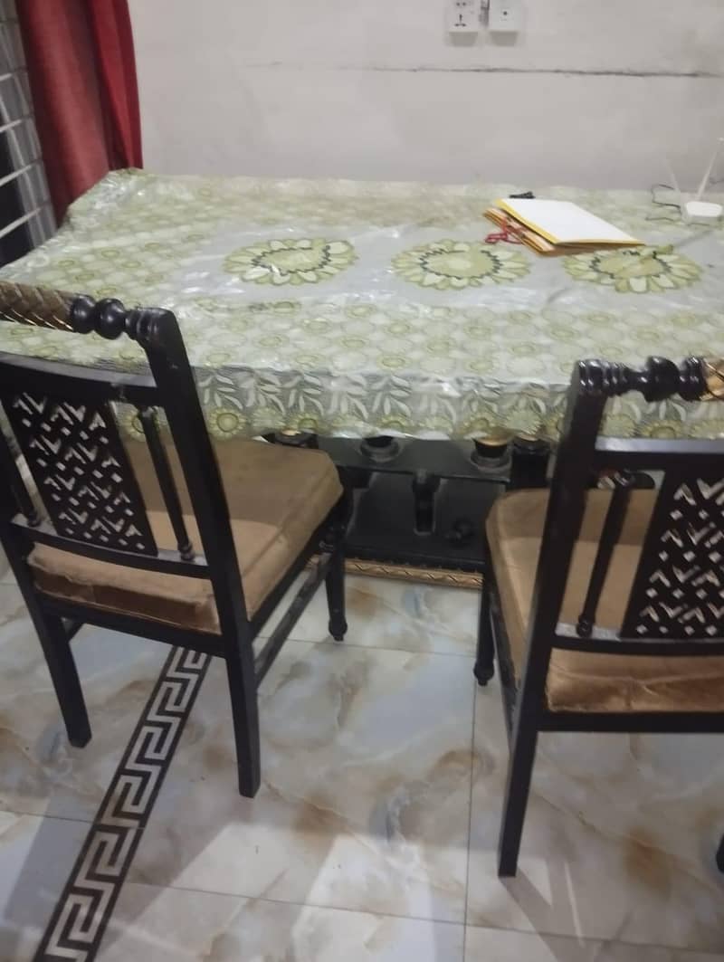 Dinnig Table 2