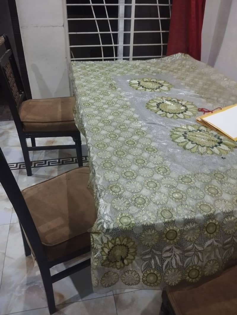 Dinnig Table 3