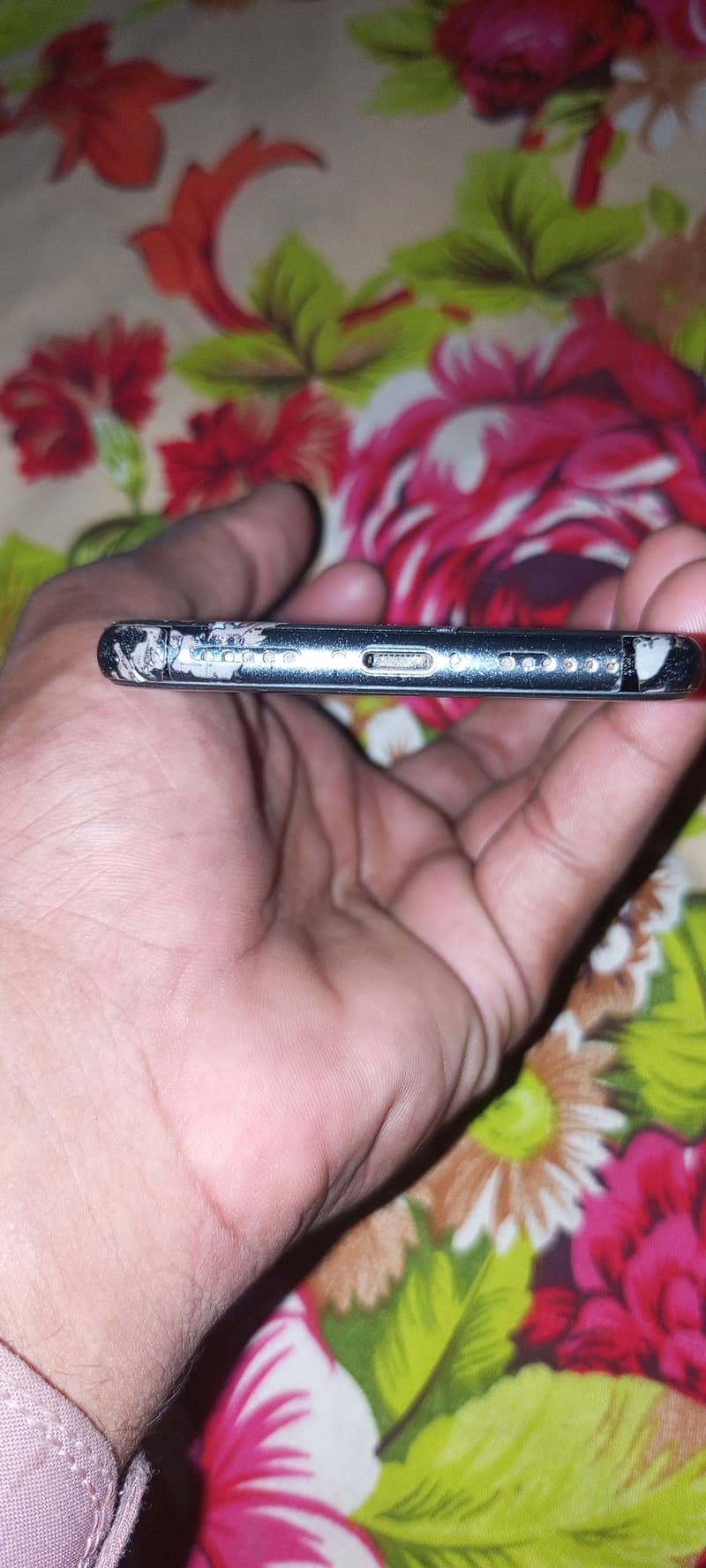 Apple iPhone X 3