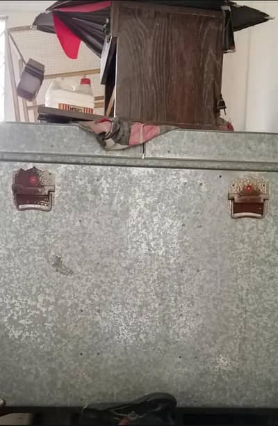 Aluminum Trunk for sale Full Size Good condition
