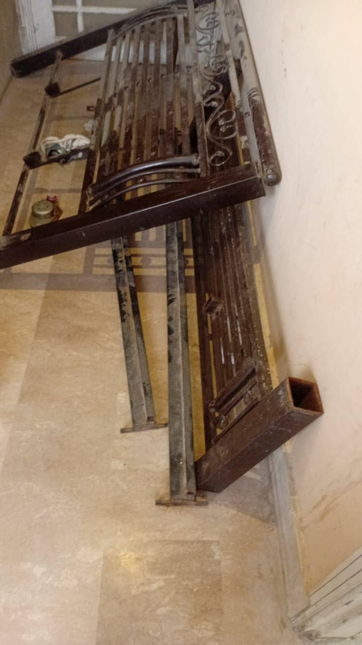 iron bed 1