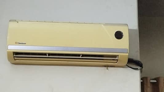 Excellent working condition Dawlance AC with Remote
