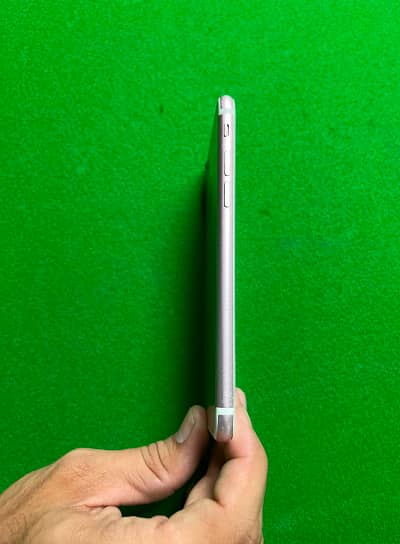 Apple iPhone 7 2