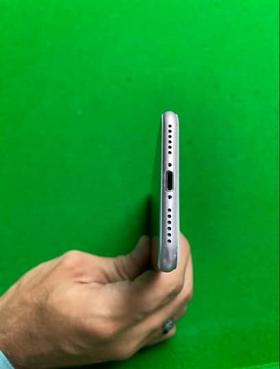 Apple iPhone 7 3