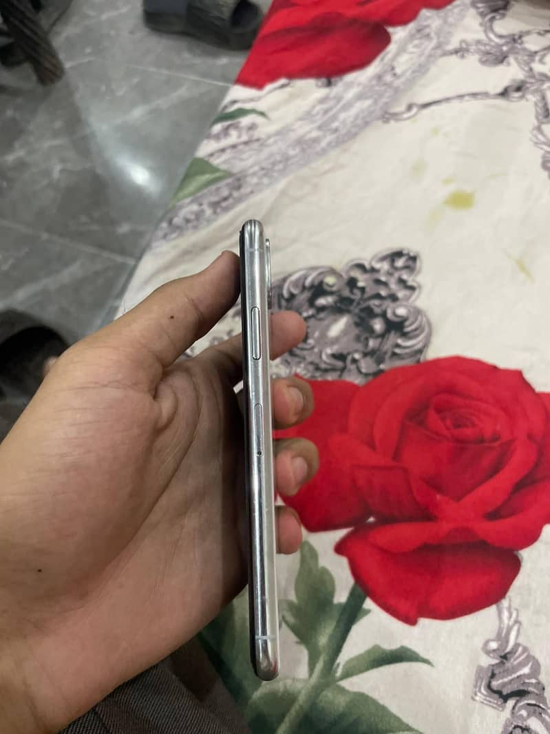 Apple iPhone X 0
