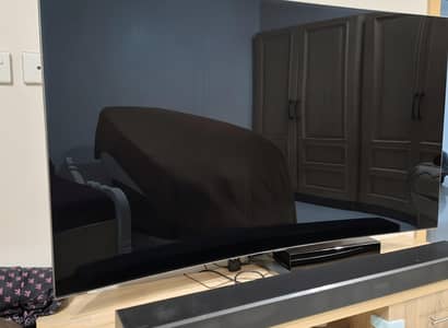Samsung Q8c curved QLED with Samsung K850 soundbar