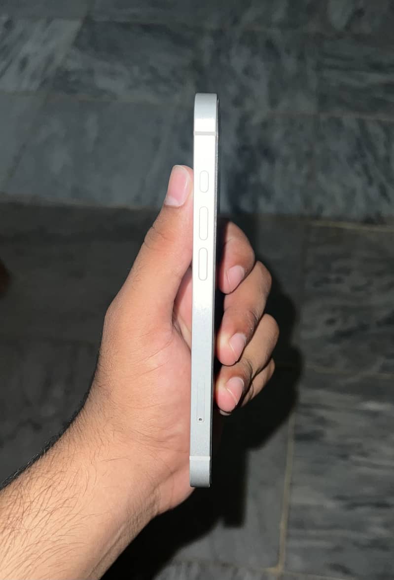 Iphone 16e 1