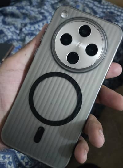 OPPO Find X8