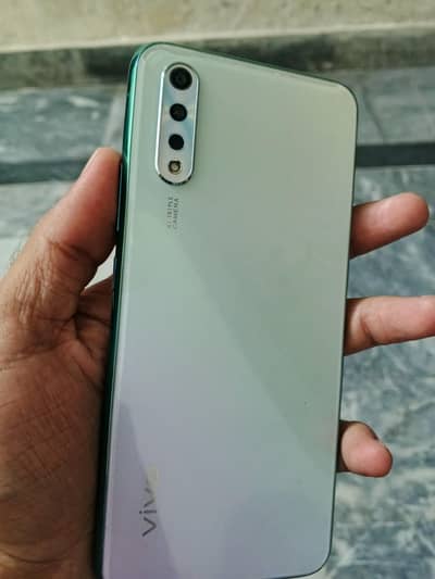 Vivo S1