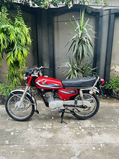 Honda CG 125 2015 model 10/10 condition best for 2016 2017