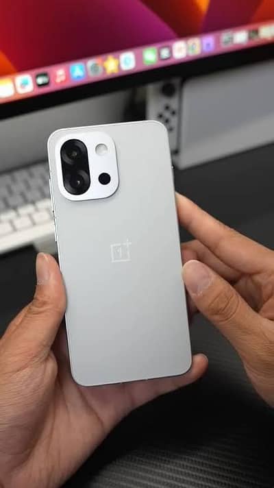 One Plus 13s 16gb 256gb global virtion non actio 4 month sim wark