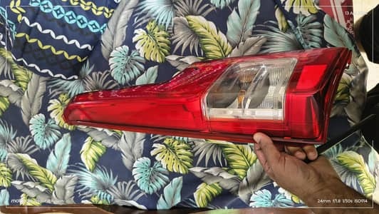 move 2022 model back light L side