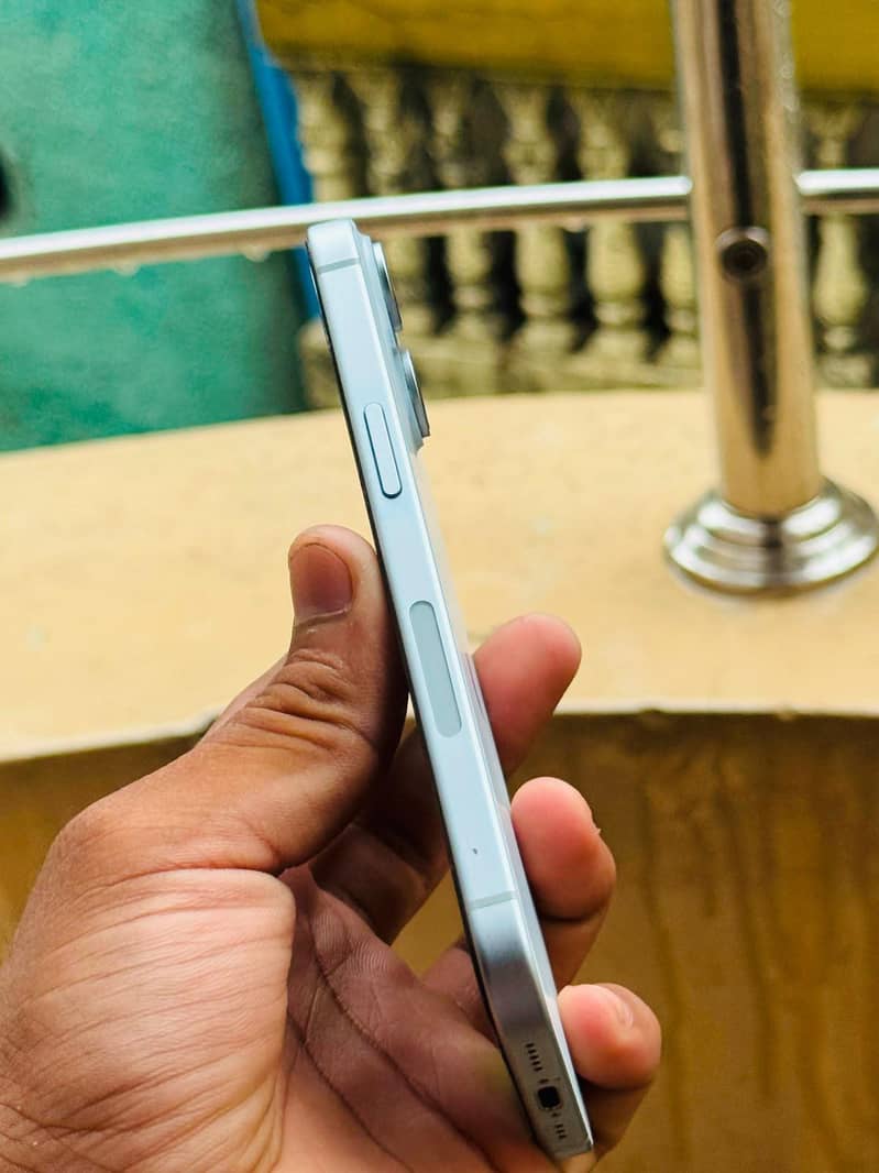 Apple iPhone 15 2