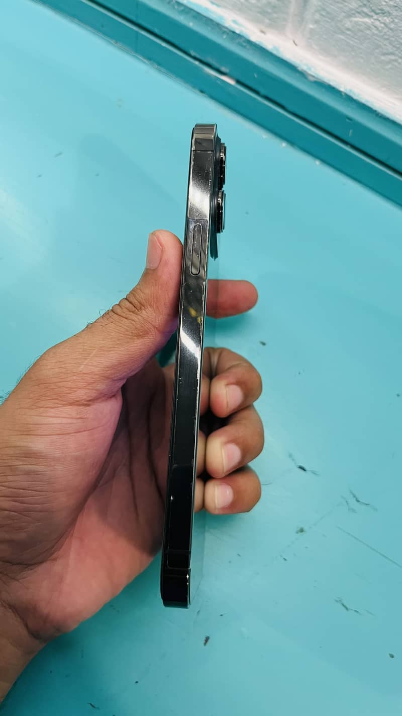 Apple iPhone 13 Pro Max 3