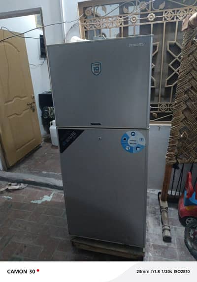waves fridge