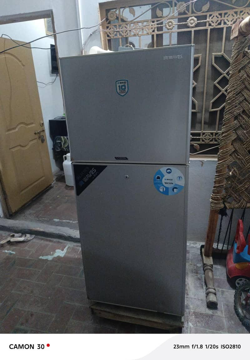 waves fridge 0