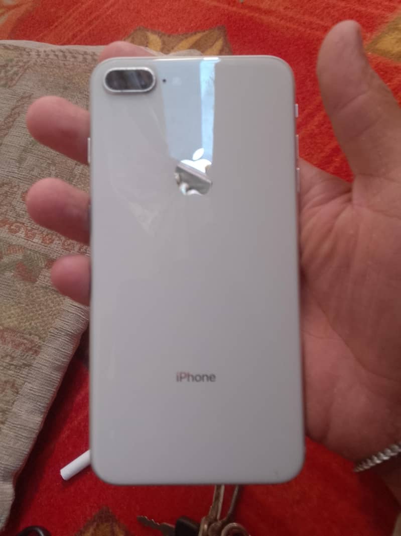 Apple iPhone 8 Plus 0