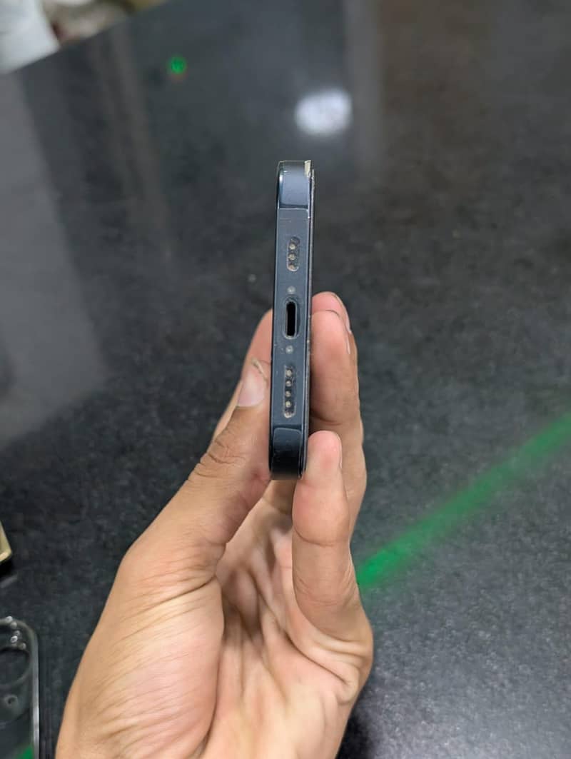 Apple iPhone 13 1
