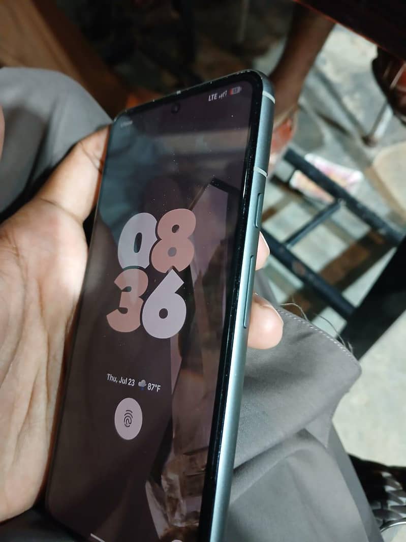 Google Pixel 8 2