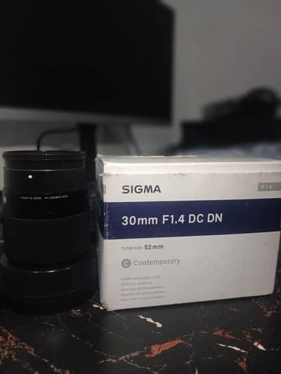 SIGMA 30mm F1.4 DC DN