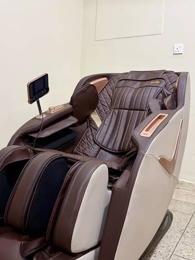Zero Healthcare U-Victor Massage Chair