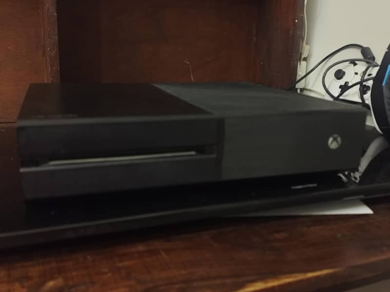 Xbox One (1Tb) Bundle 2
