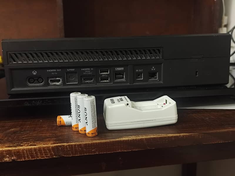 Xbox One (1Tb) Bundle 3