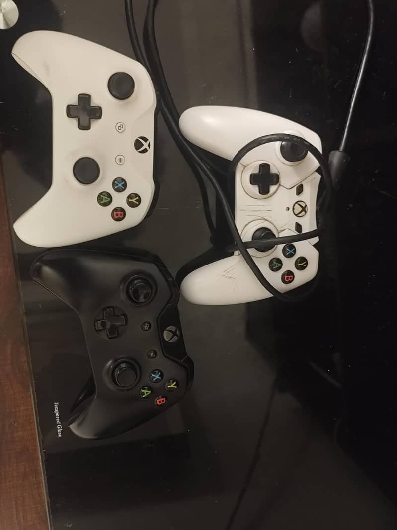 Xbox One (1Tb) Bundle 4
