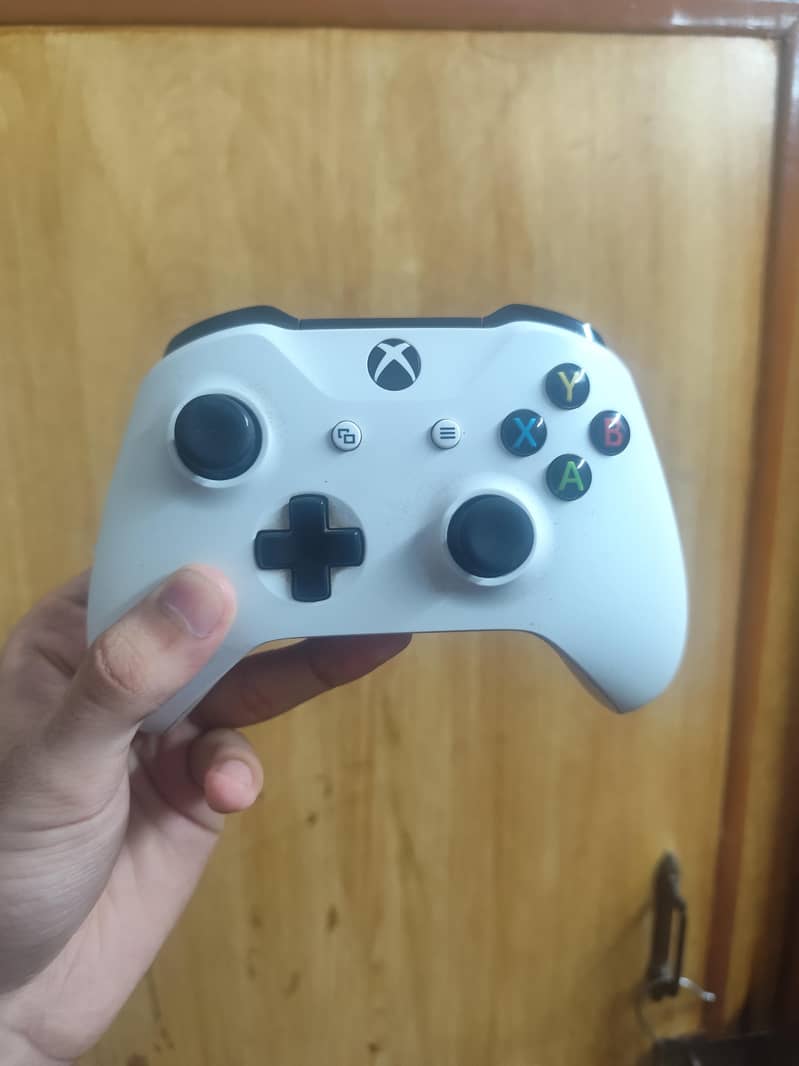 Xbox One (1Tb) Bundle 5