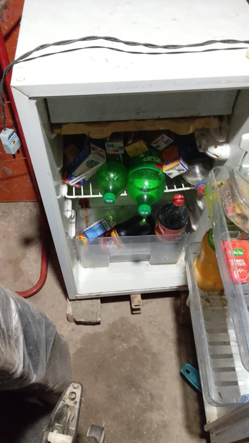 mini fridge 3