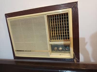 USED window ac GENERAL . Antique piece