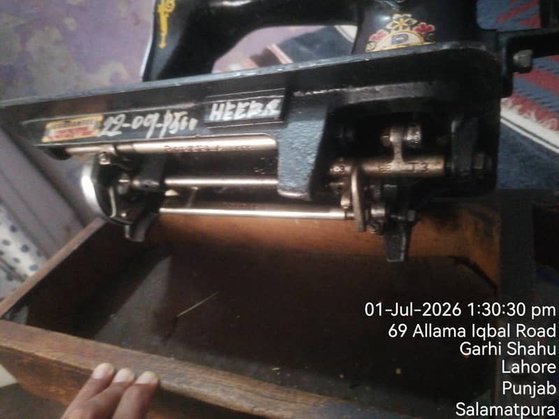 sewing machine 4