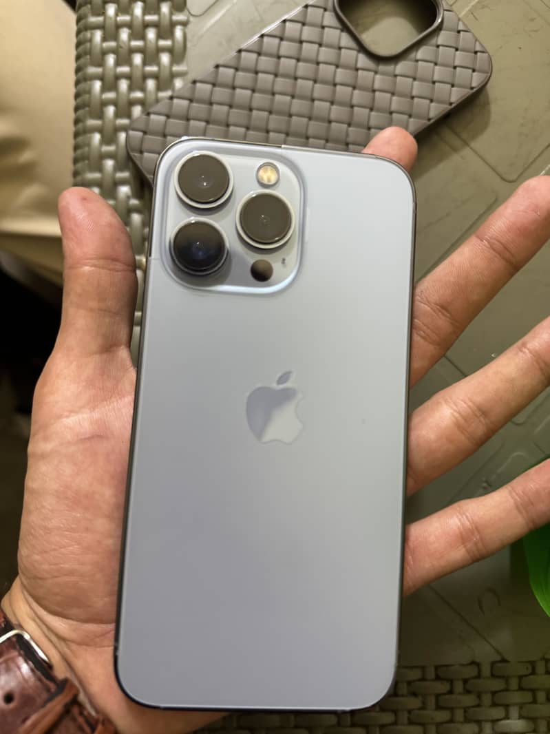 Apple iPhone 13 Pro 3