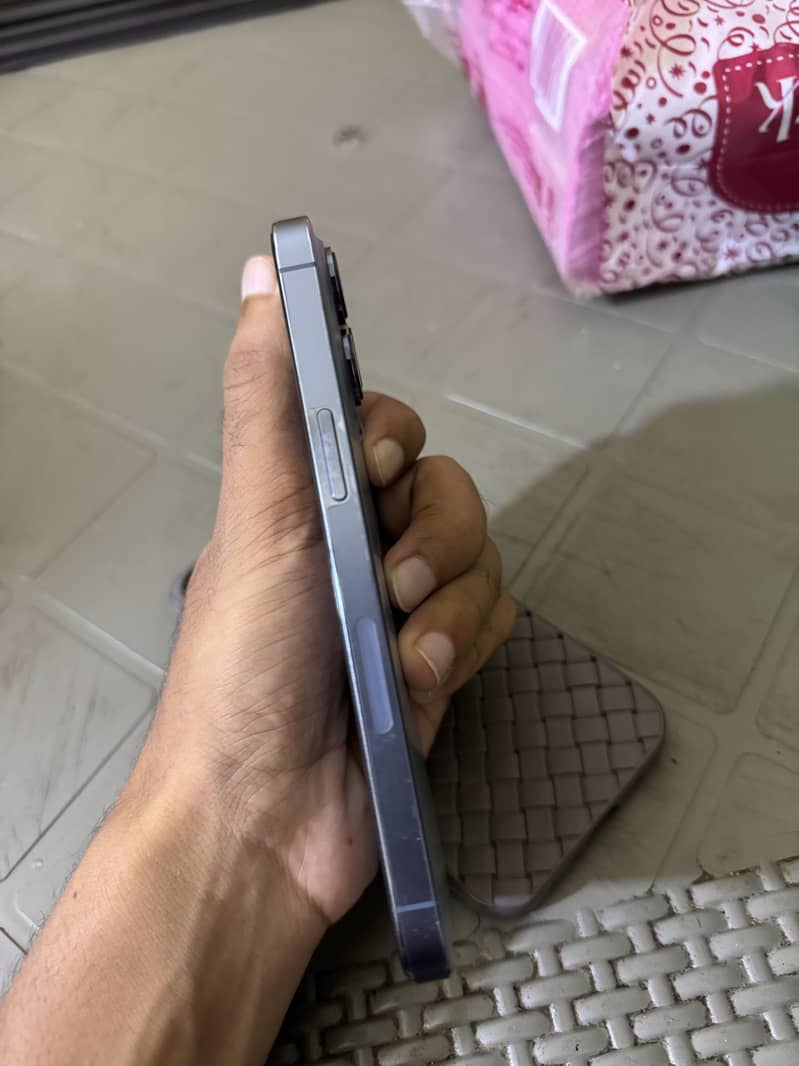 Apple iPhone 13 Pro 8