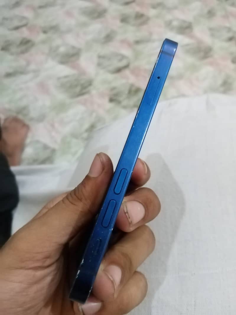 Apple iPhone 12 mini 4